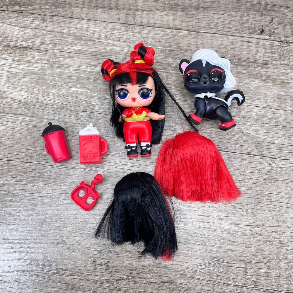 LOL Surprise! Black Belt Doll Hairvibes With Wigs and skunk pet